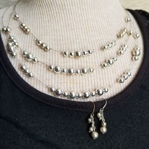 Beaded wire necklace with free earrings